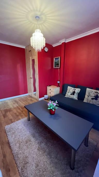 Palaz 6 - 2 Bedroom Flat Едмънтън Екстериор снимка