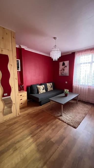 Palaz 6 - 2 Bedroom Flat Едмънтън Екстериор снимка