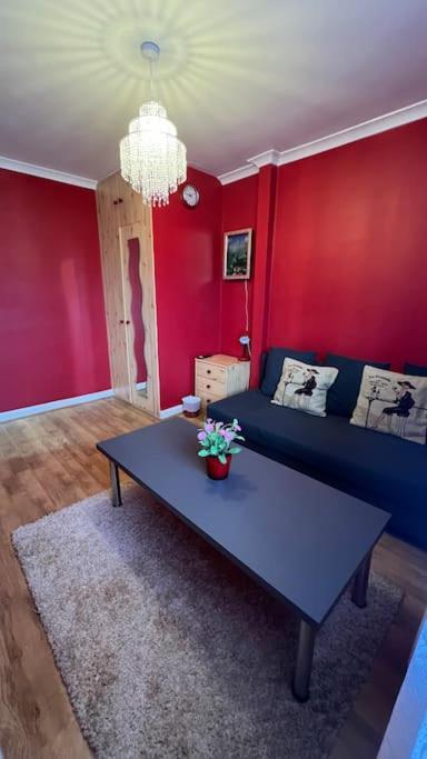 Palaz 6 - 2 Bedroom Flat Едмънтън Екстериор снимка