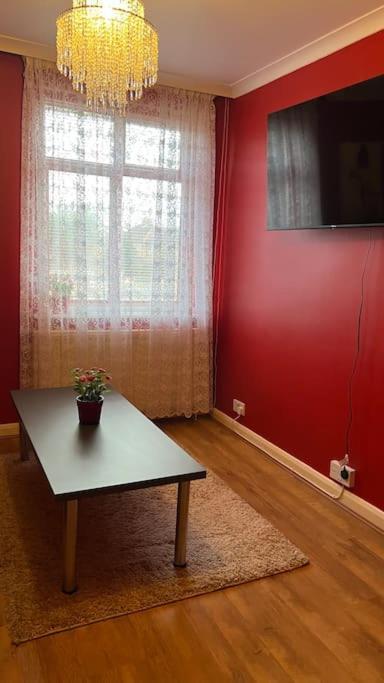 Palaz 6 - 2 Bedroom Flat Едмънтън Екстериор снимка